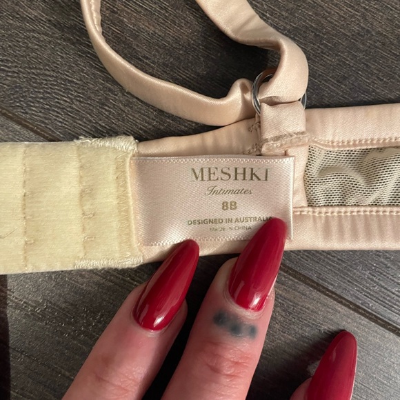 Meshki Gold Push-Up Bra - Elevate Your Lingerie Game with Luxe Glamour! - Picture 2 of 2